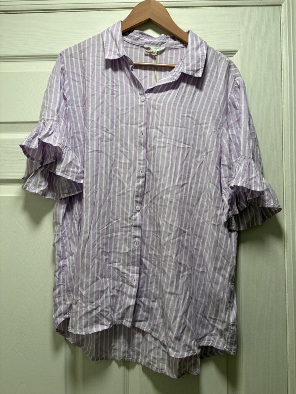 Beachlunchlounge Button Down Purple and White stripe short sleeve XL